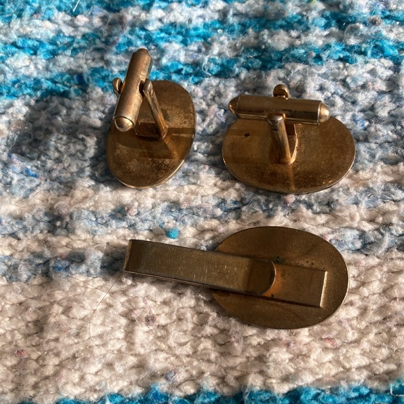 Old car cuff link tie clip set - Picture 3 of 4